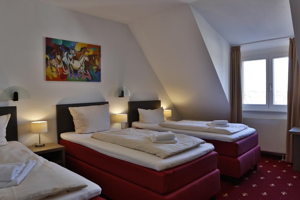 Hotel Maurer Karlsruhe Bagian luar foto