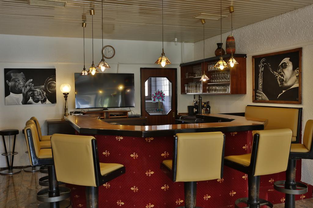 Hotel Maurer Karlsruhe Bagian luar foto