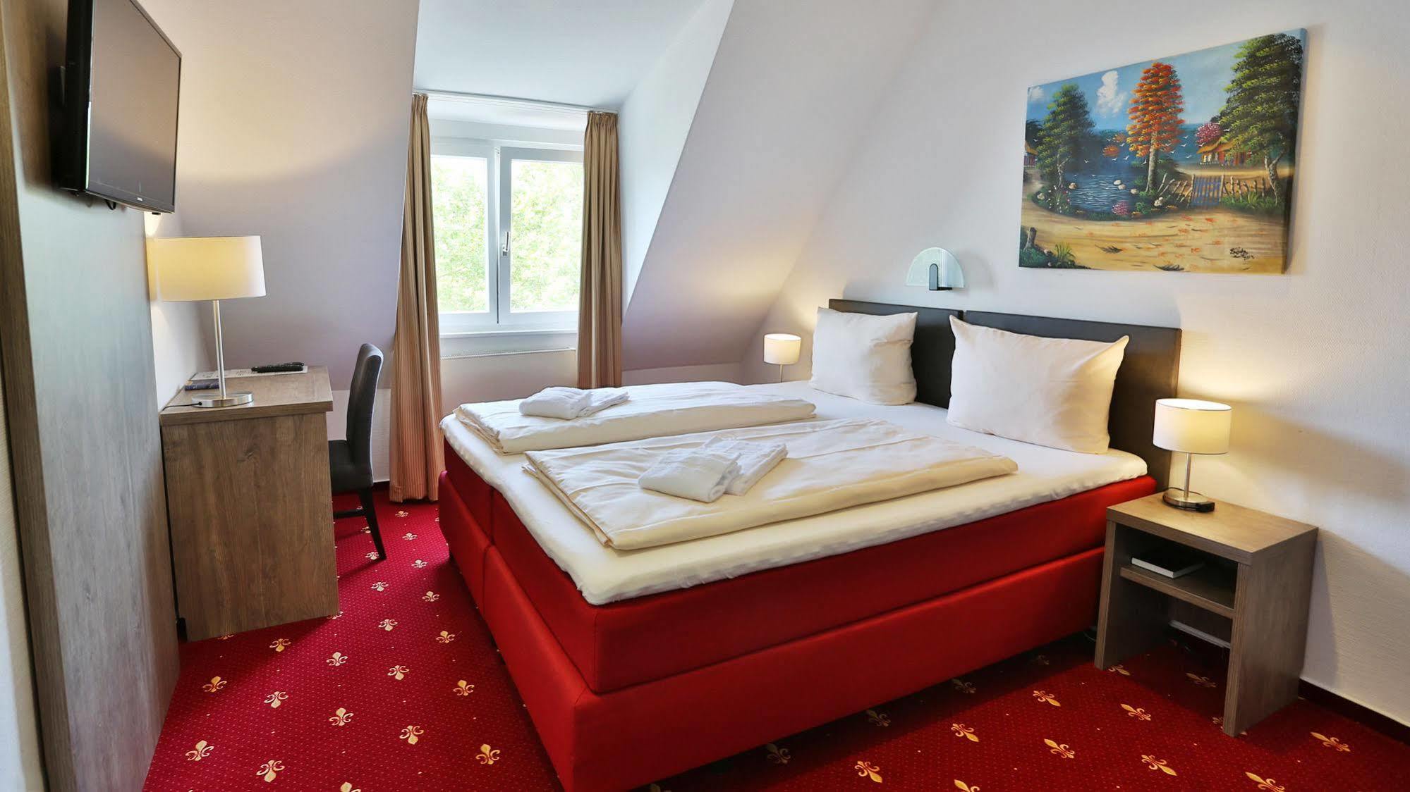 Hotel Maurer Karlsruhe Bagian luar foto