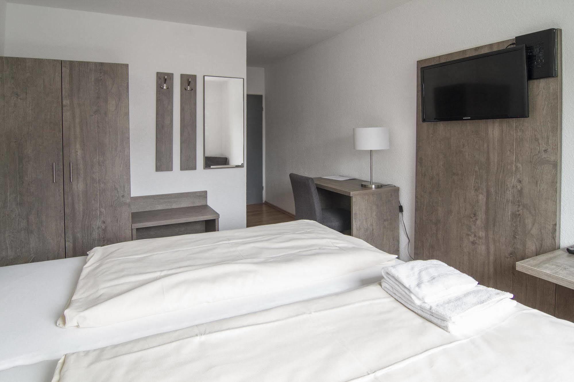 Hotel Maurer Karlsruhe Bagian luar foto