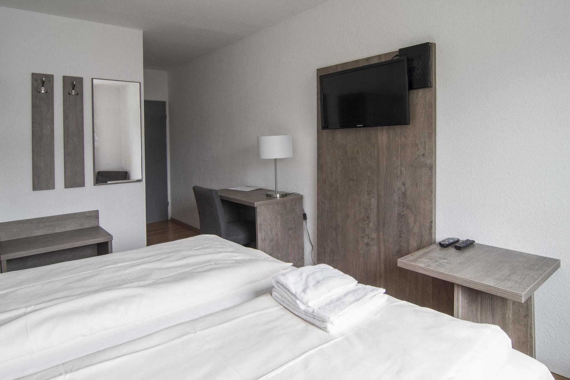 Hotel Maurer Karlsruhe Bagian luar foto