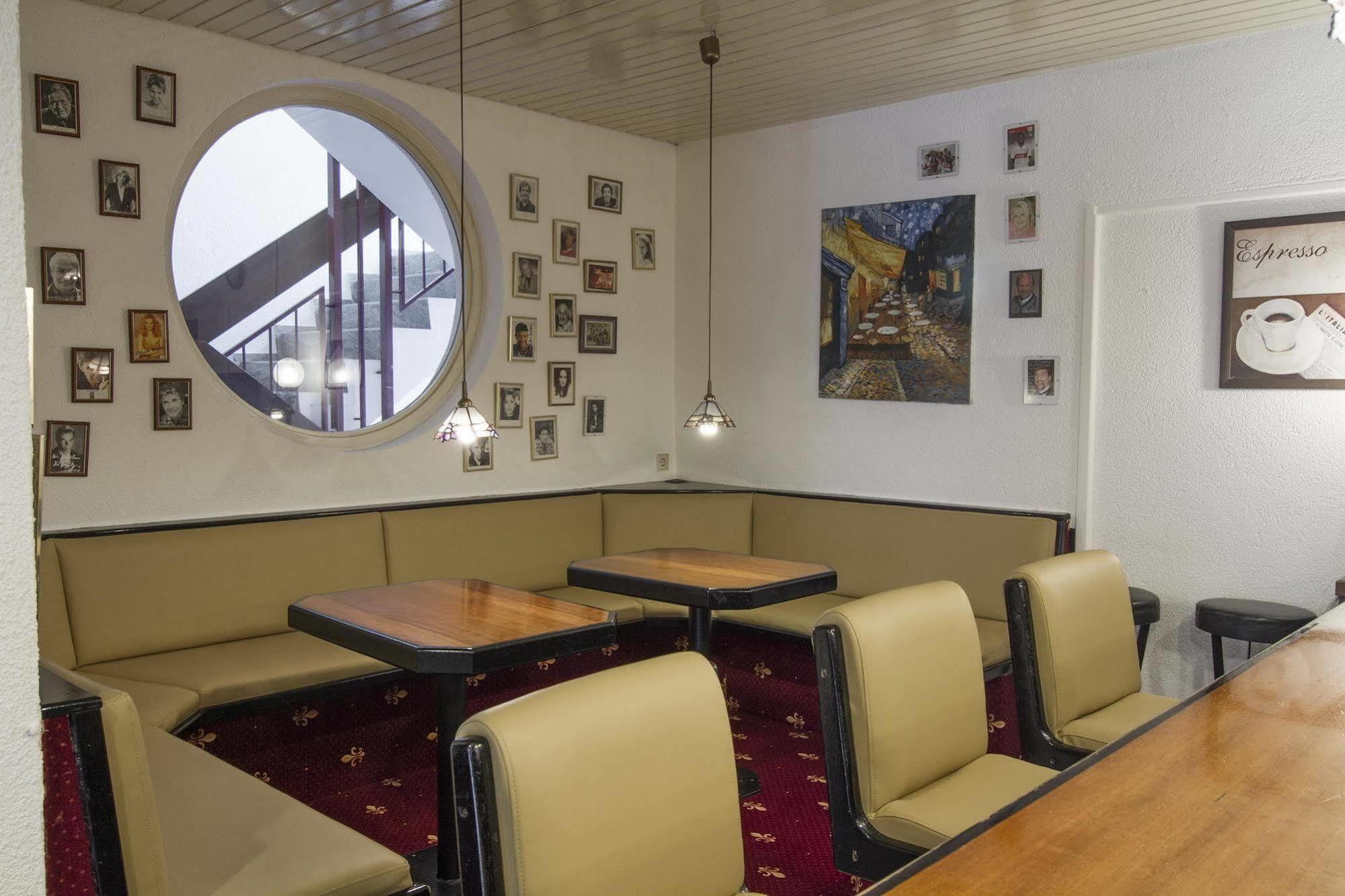Hotel Maurer Karlsruhe Bagian luar foto