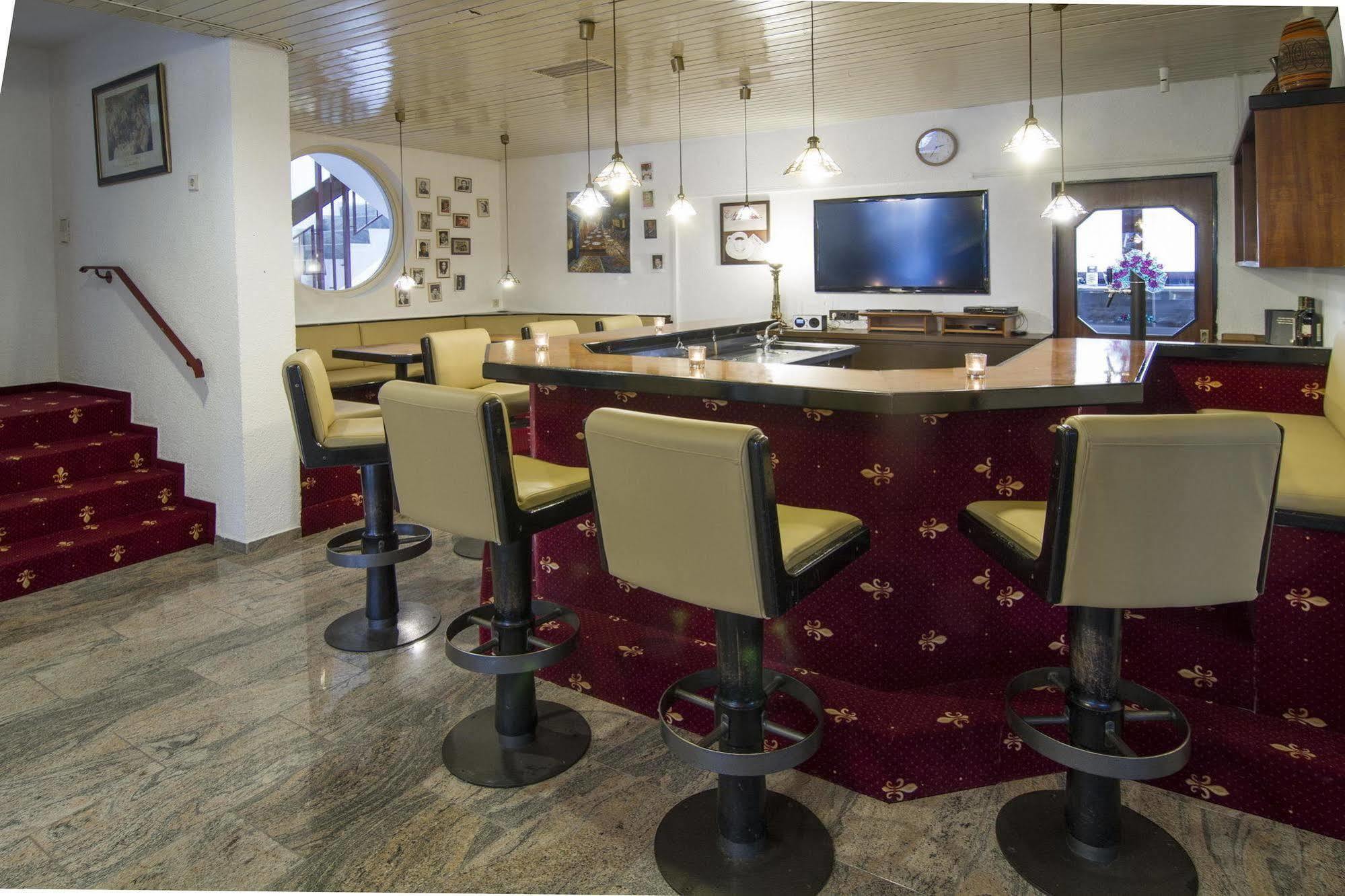 Hotel Maurer Karlsruhe Bagian luar foto