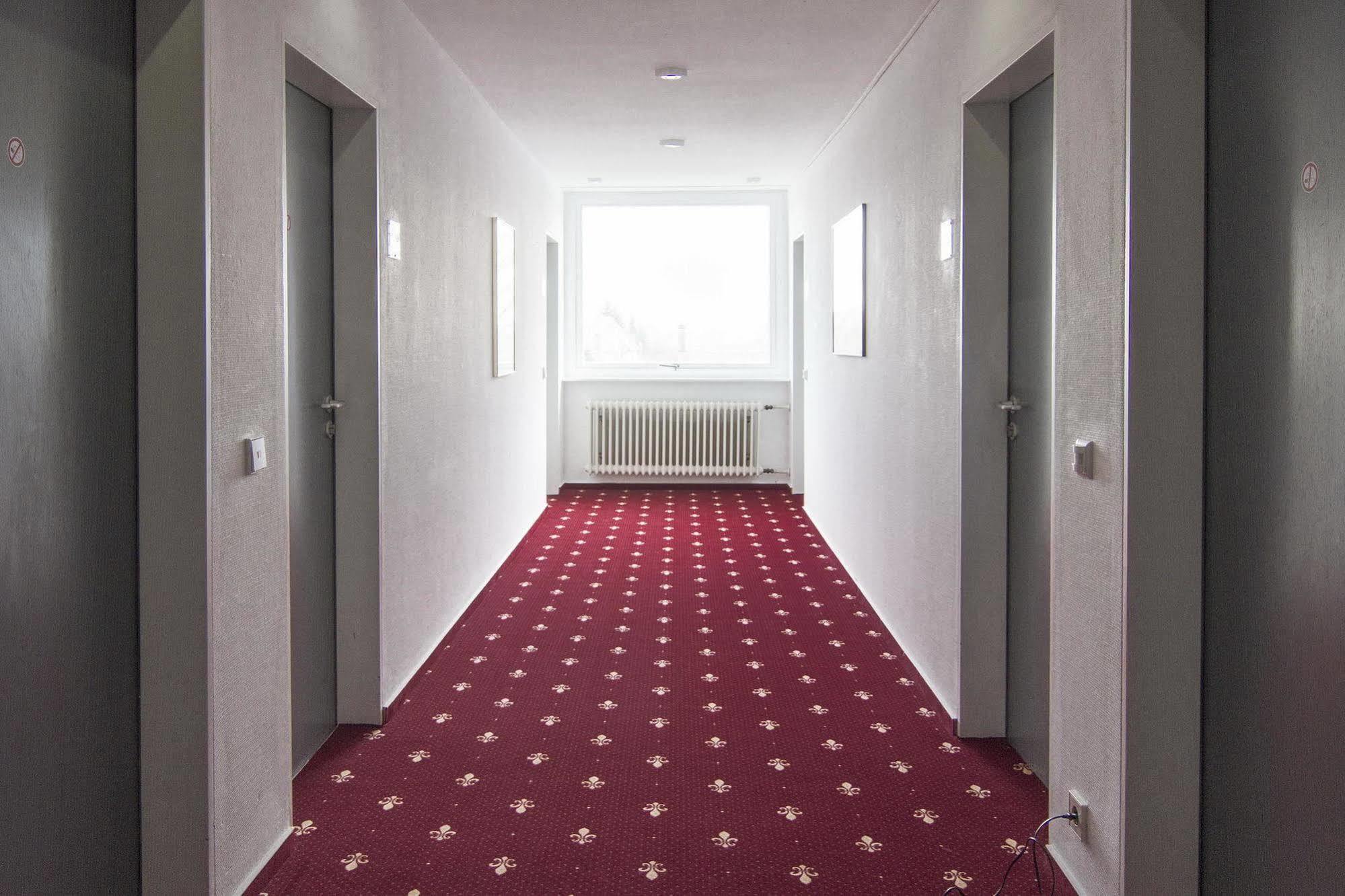 Hotel Maurer Karlsruhe Bagian luar foto
