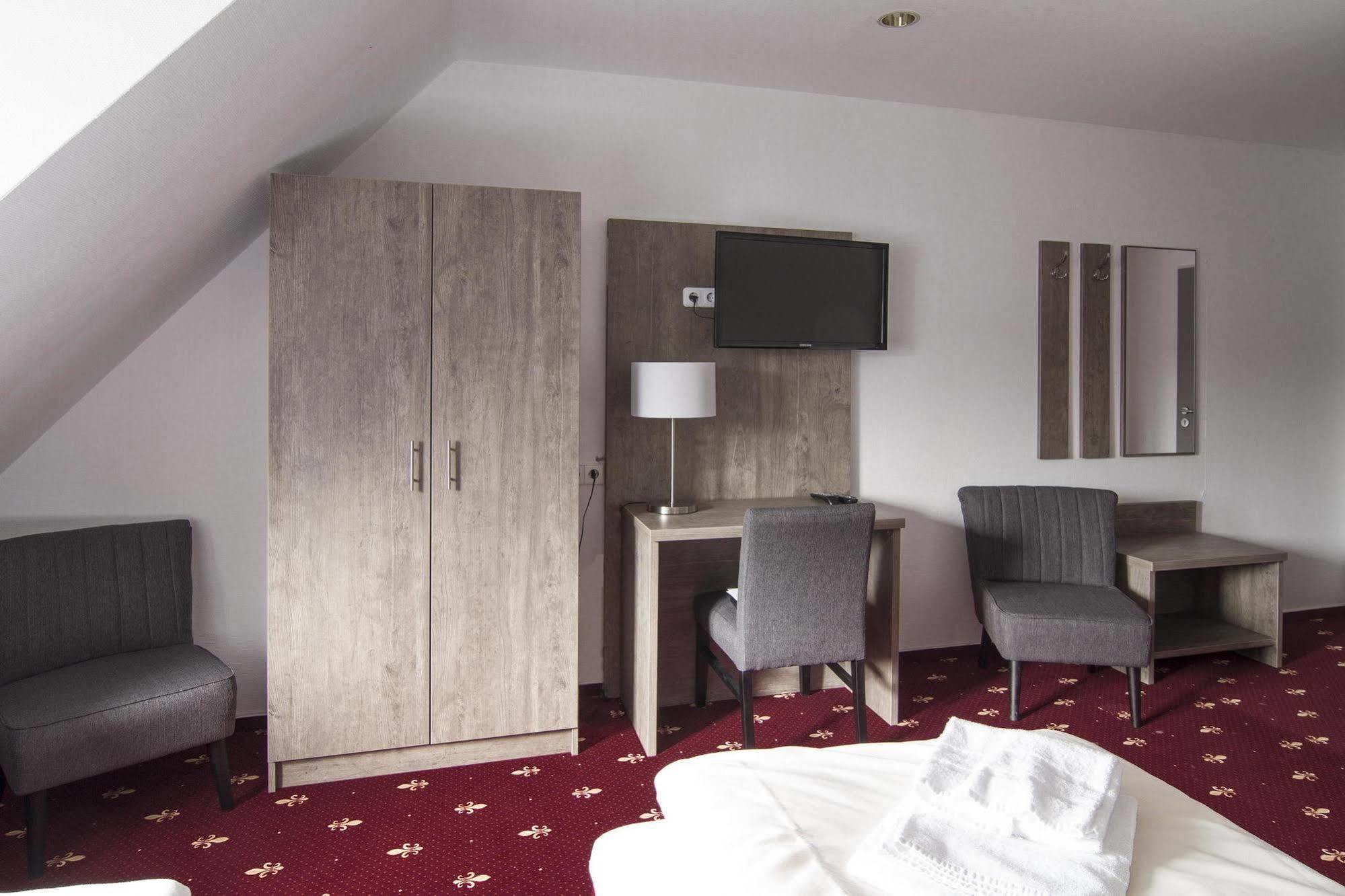 Hotel Maurer Karlsruhe Bagian luar foto