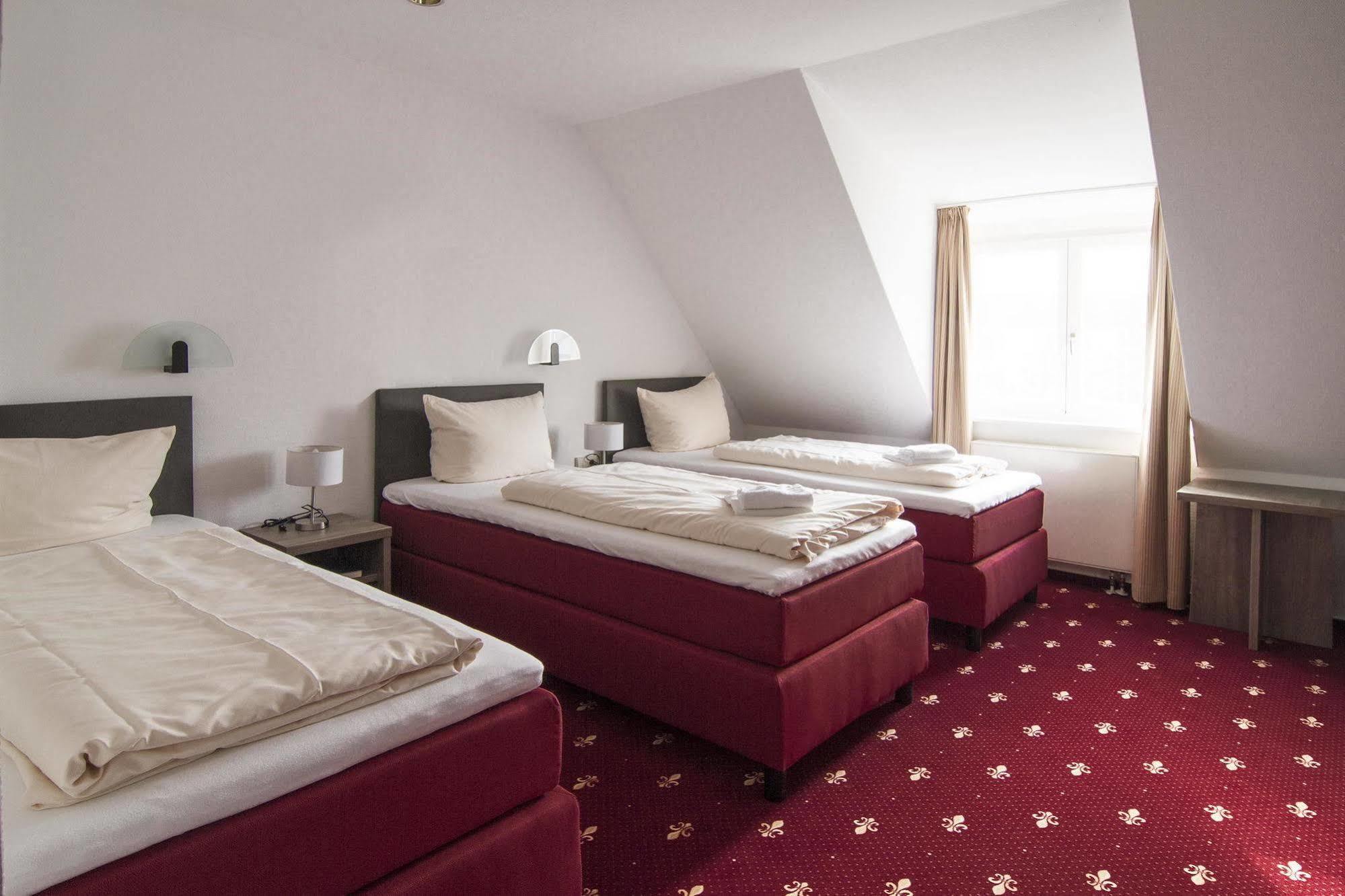 Hotel Maurer Karlsruhe Bagian luar foto
