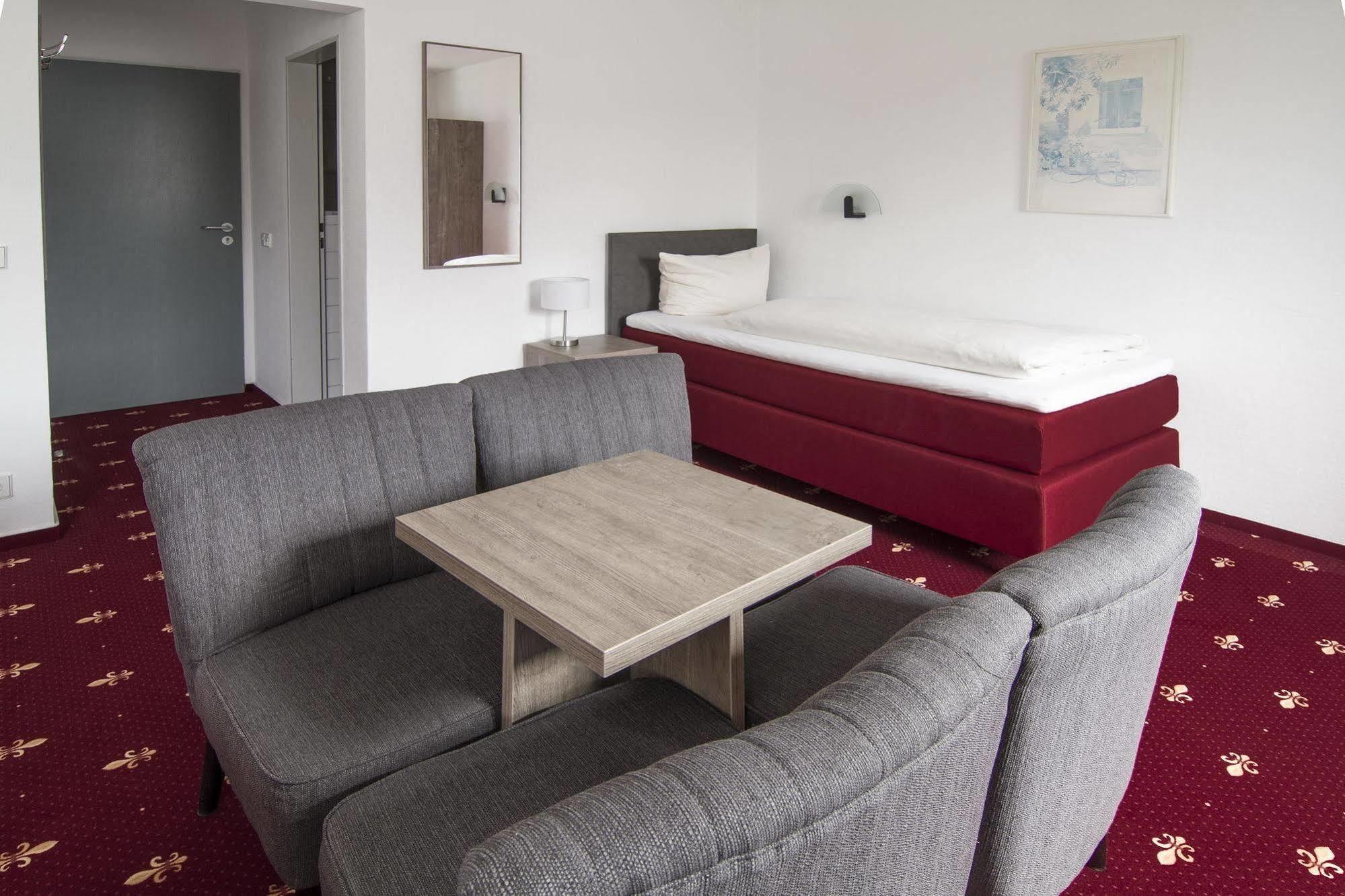 Hotel Maurer Karlsruhe Bagian luar foto