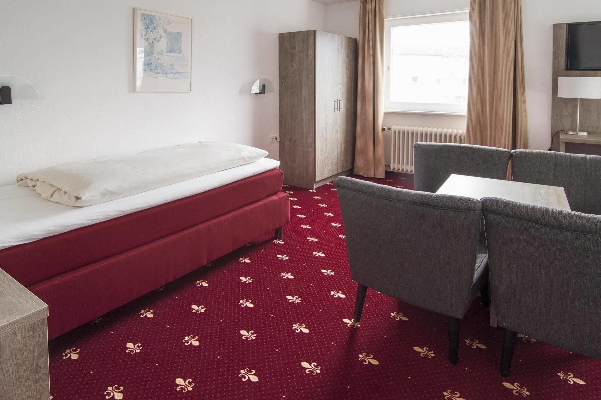 Hotel Maurer Karlsruhe Bagian luar foto